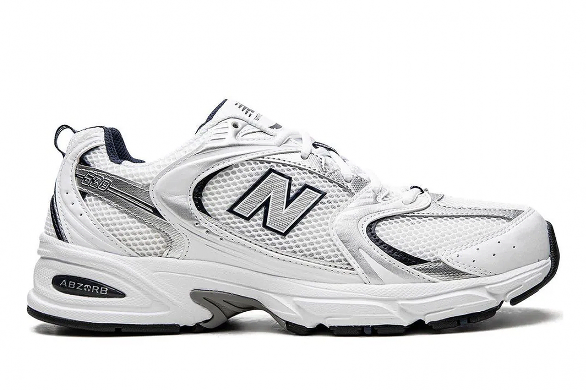 New Balance 530 Uomini scarpe da ginnastica con toppa con logo